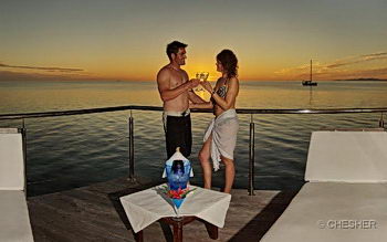 l'Escapade Overwater Bungalow Terrace