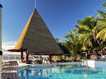 l'Escapade Island Resort pool bar